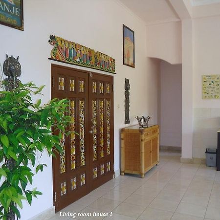Ombak Putih Bungalows Hotel Нуса Дуа Екстериор снимка