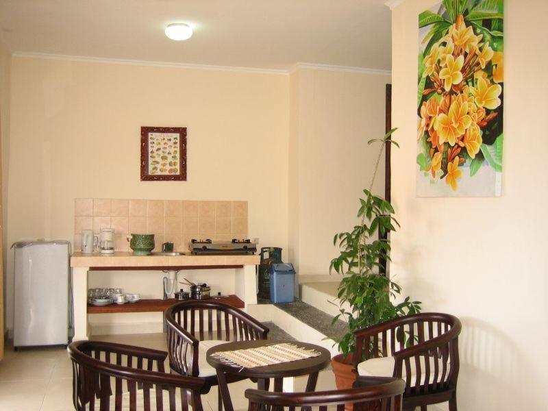 Ombak Putih Bungalows Hotel Нуса Дуа Екстериор снимка